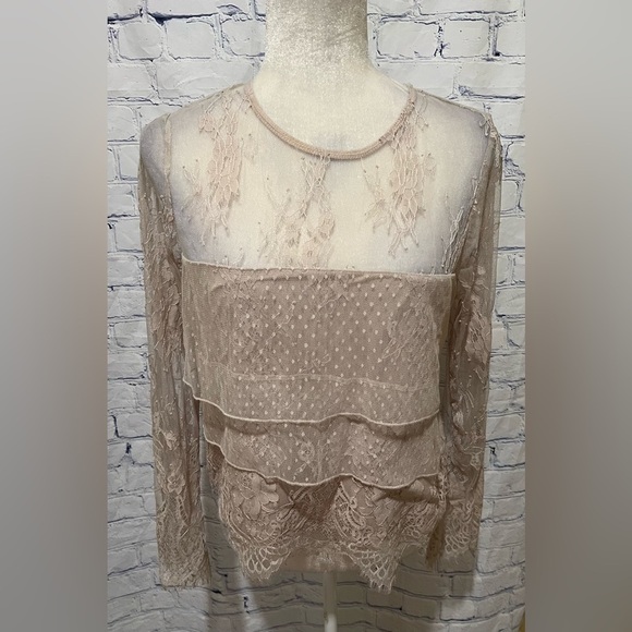 American Eagle Outfitters Tops - American Eagle Layered Cream Lace Blouse With Zip Back Size Medium